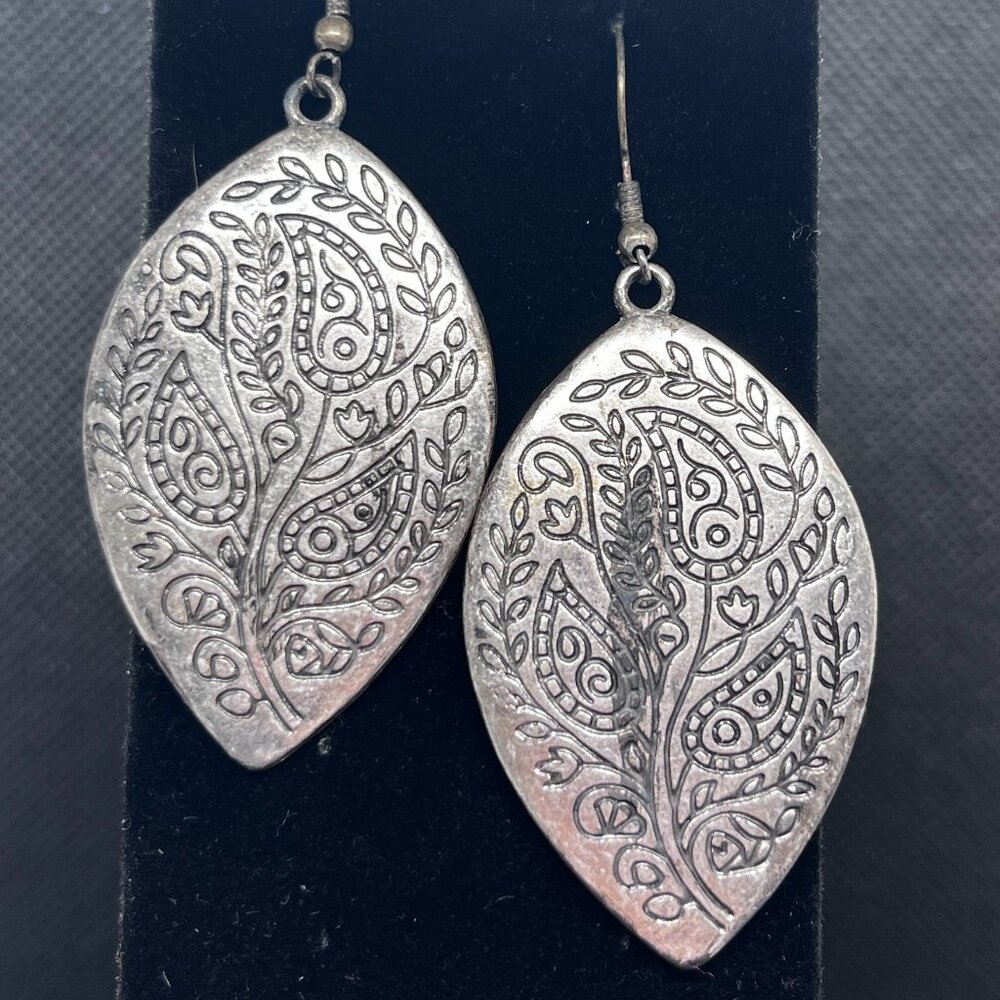 Etched floral earrings